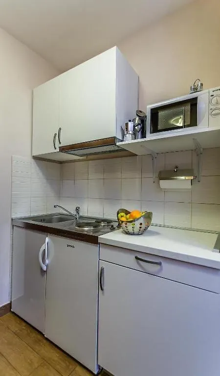 Apartments Frajona - 50M From The Beach Malinska